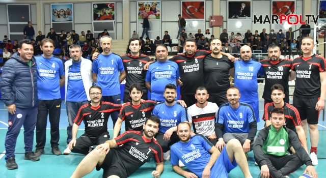 ‘Türkoğlu’nda 2022 Yılının Voleybol Şampiyonu Kılılı Gençlik Oldu’