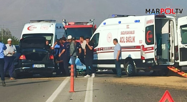 Kahramanmaraş'ta otomobil traktör römorkuna arkadan çarptı: 4 yaralı