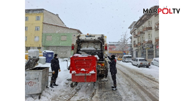 Göksun Belediyesi Kış Şartlarına Rağmen Temizlik Çalışmalarını Sürdürüyor