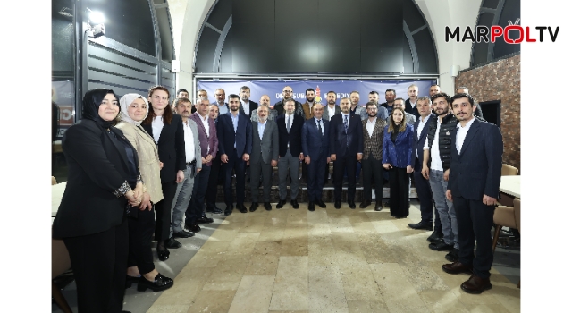 Başkan Toptaş ve İl Başkanı Gül, mahalle başkanlarıyla iftarda buluştu