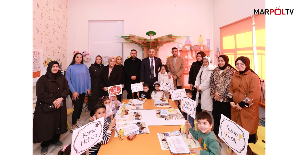 Başkan Toptaş’a karne programında miniklerden doğum günü sürprizi