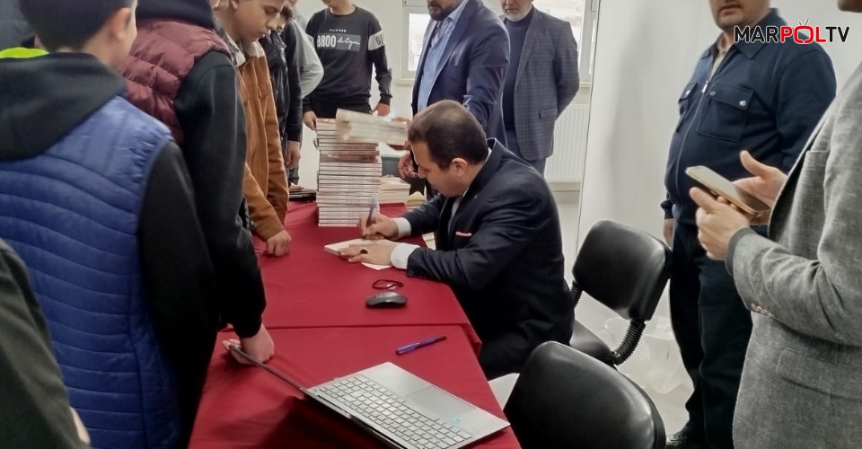 'En Sevgiliye' Konferansı Öğrencilerden Yoğun İlgi Gördü