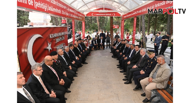 Aziz Şehitler ve Hayatını Kaybeden Öğrenciler Kabri Başında Dualarla Anıldı