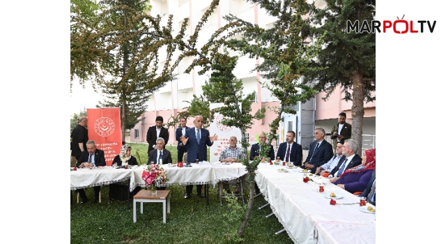 Bayram Coşkusu Şehrin Ulu Çınarlarıyla Paylaşıldı