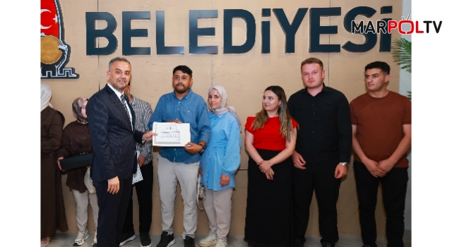 Onikişubat Belediyesi’nin Evlilik Okulu’nu tamamlayan ilk 50 çift sertifikalarını aldı