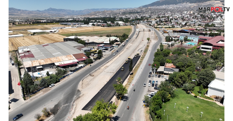 Sanayi Kavşağı’nda Sıcak Asfalt Serimi Gerçekleştiriliyor
