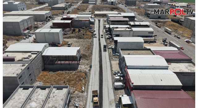 Büyükşehir, Yeni Sanayi Sitesi’nde Asfalt Mesaisi Sürüyor