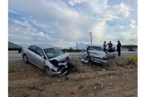 Kahramanmaraş’ta iki otomobil kafa kafaya çarpıştı: 5 yaralı