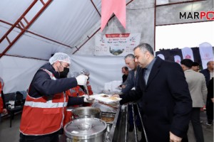 Başkan Hanifi Toptaş, ilk iftarını depremzede vatandaşlarla açtı