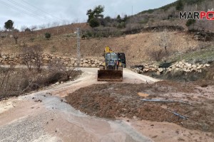 Büyükşehir, Sağanak Yağışların Vurduğu Kırsal Mahalle Yollarında da Görev Başında