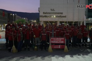 Büyükşehir, Bayram Öncesi Sahada Temizlik Uygulamalarını Kesintisiz Sürdürüyor