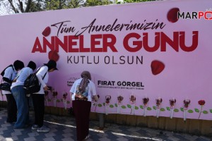 Büyükşehir’den Duygu Dolu Jest; Açık Hava Panoları Sevgiyle Doldu