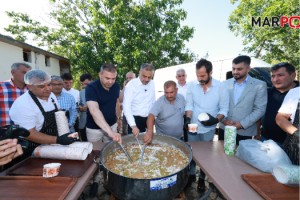 Başkan Toptaş, Dönüklü Mahallesi sakinleriyle aşure sofrasında buluştu